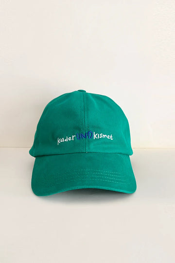 Und green cap with "Kader und Kısmet" embroidery