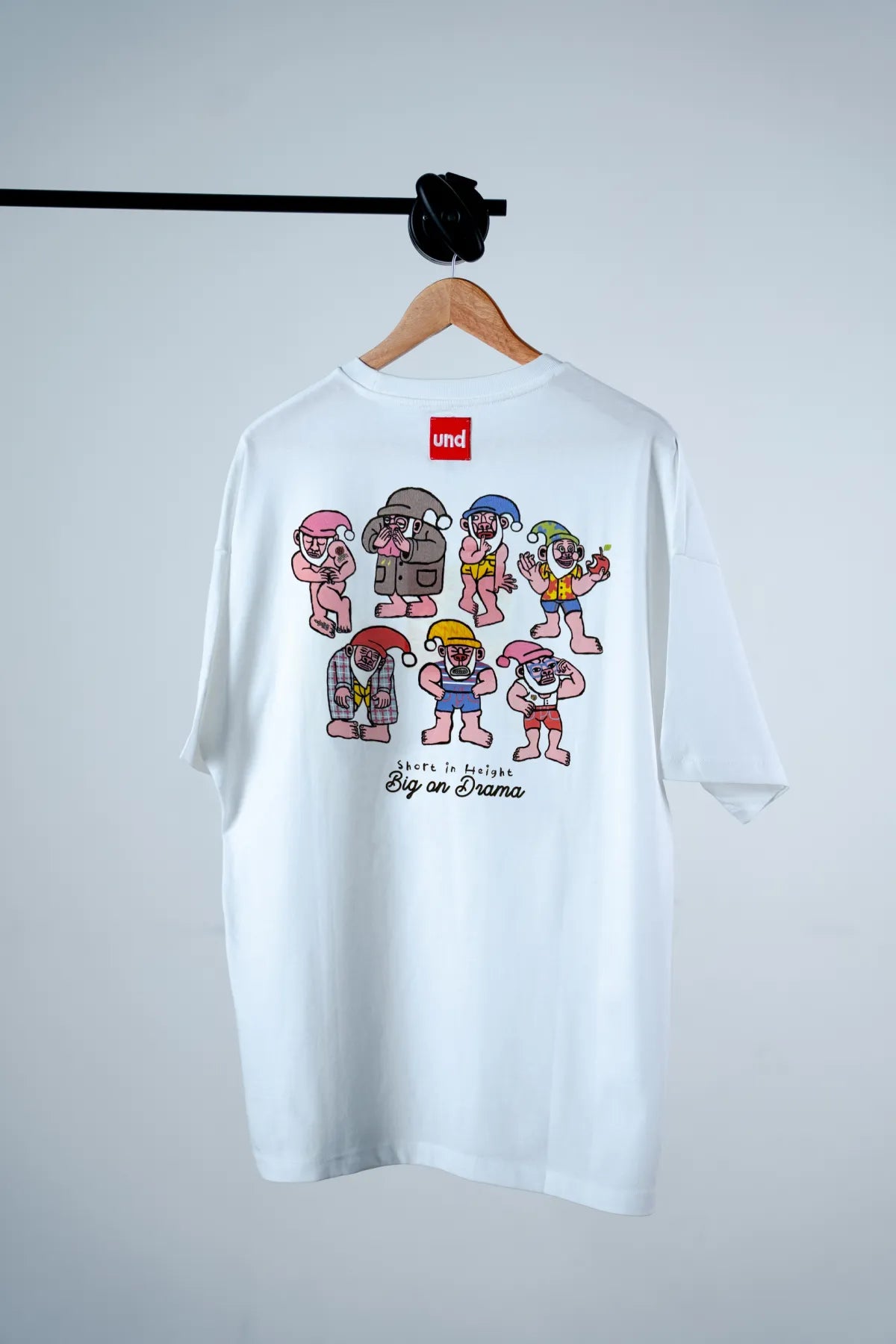 Und Bıyıkof collab “Dwarfs” T-shirt